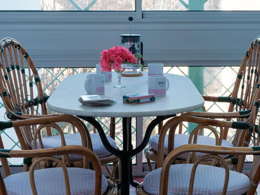 Le Joyau Des Parcs Classe 4 Etoiles Appartement Central Au Calme Avec Terrasse فيشي المظهر الخارجي الصورة
