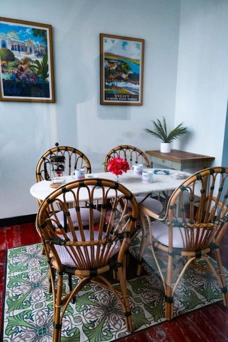 Le Joyau Des Parcs Classe 4 Etoiles Appartement Central Au Calme Avec Terrasse فيشي المظهر الخارجي الصورة